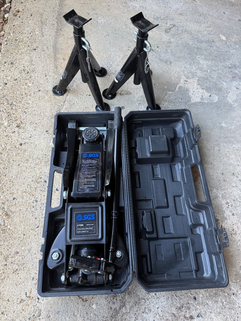 2 Ton Trolley Jack & 2 Jack Stands