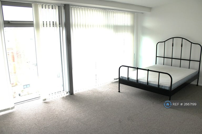 4 bedroom flat in New Hampton Lofts, Birmingham, B18 (4 bed) (#2667199)