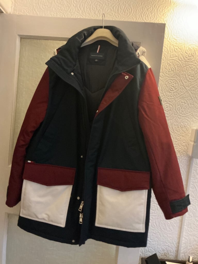 image for A Tommy Hilfiger coat