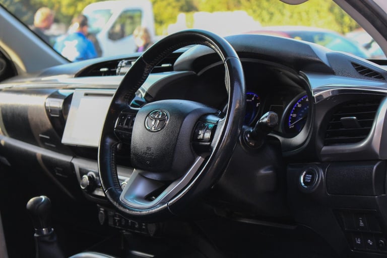 2018 Toyota Hilux 2.4 D-4D Invincible 4WD Euro 6 (s/s) 4dr (TSS, 3.5t) PICK UP Diesel Manual