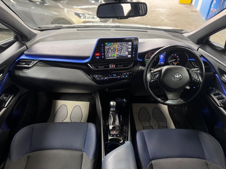 2018 Toyota C-HR 1.8 VVT-h Dynamic SUV 5dr Petrol Hybrid CVT Euro 6 (s/s) (122 ps) HATCHBACK Petr...