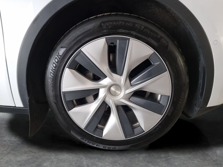 2022 Tesla Model Y Long Range AWD 5dr Auto MPV ELECTRIC Automatic