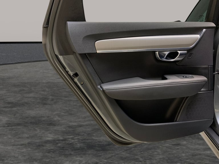 2019 Volvo V90 2.0 D4 Momentum Plus Estate 5dr Diesel Auto Euro 6 (s/s) (190 ps) - SENSUS  Estate...