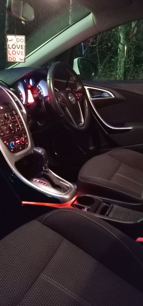 Vauxhall, ASTRA, Estate, 2012, Auto, Automatic, 1956 (cc), 5 doors, 2 Keys