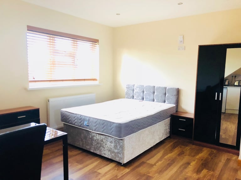 image for Loft Studio for couple in Chingford £1150 INC BILLS