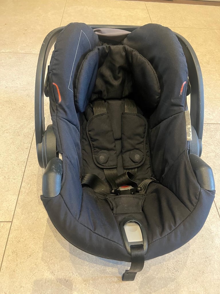 Stokke be safe complete with stokke be safe isofix base
