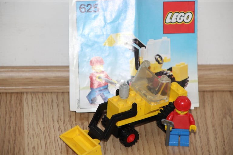 3 Classic Lego Town sets: 605 Street Sweeper * 612 Tipper Truck * 625 Tractor