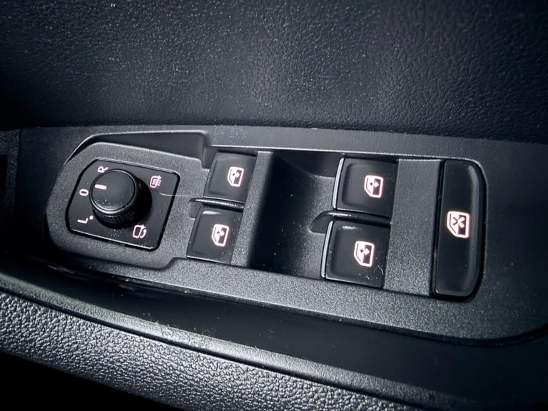 2018 Skoda Karoq 1.6 TDI SE L DSG Euro 6 (s/s) 5dr ESTATE Diesel Automatic