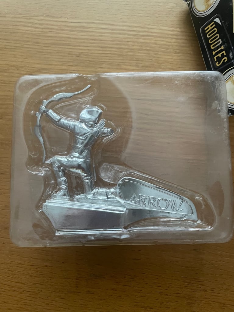 DC Comics ‘Arrow’ car bonnet accessory 