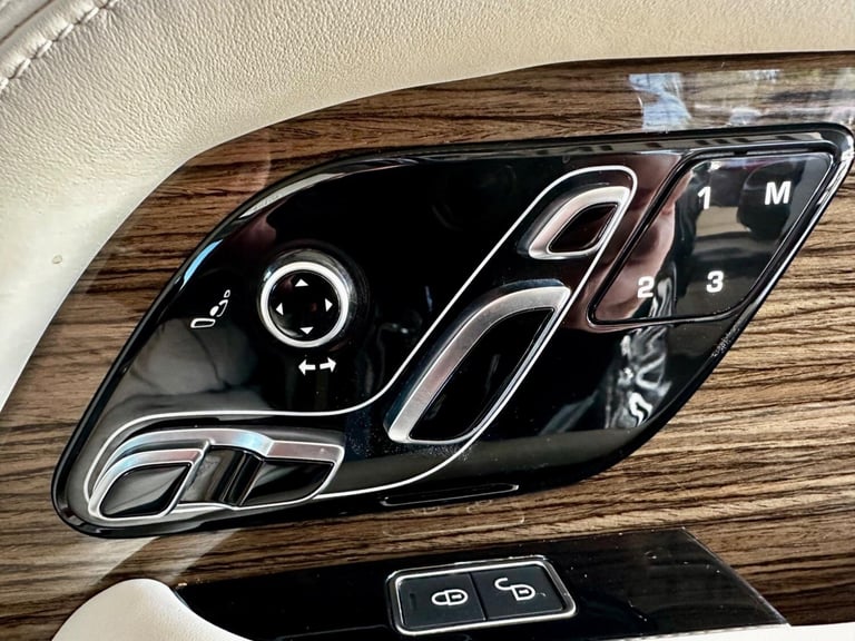  Land Rover Range Rover 4.4 SD V8 Vogue SE Auto 4WD Euro 6 (s/s) 5dr  Diesel Automatic