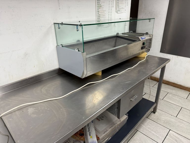 Fully loaded takeaway to let in kingswood 