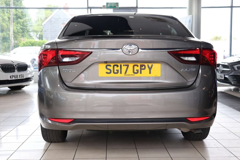 2017 Toyota Avensis 2.0 Avensis Business Edition+ D-4D 4dr Saloon Diesel Manual
