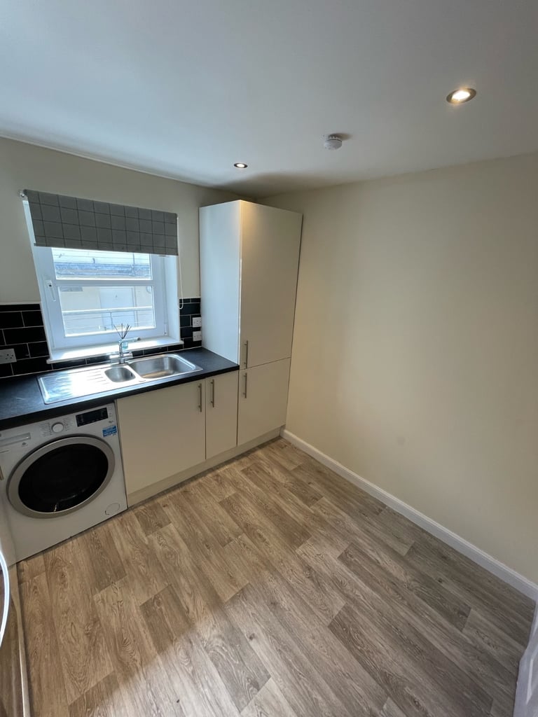 2 BEDS, 1 BATHROOM APARTMENT in Union Glen Aberdeen