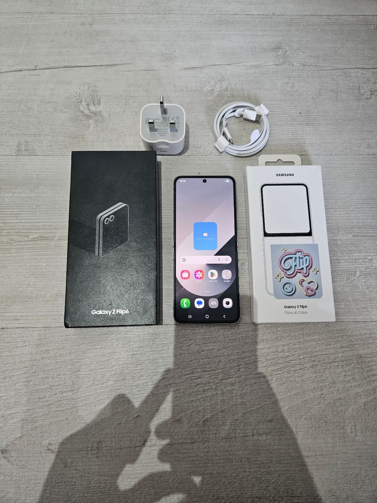 image for Samsung Z Flip 6 5G Unlocked 512GB Silver Warranty