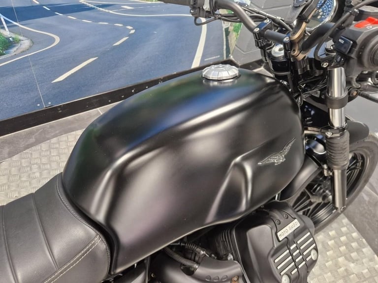 MOTO GUZZI V7 III STONE NIGHT PACK