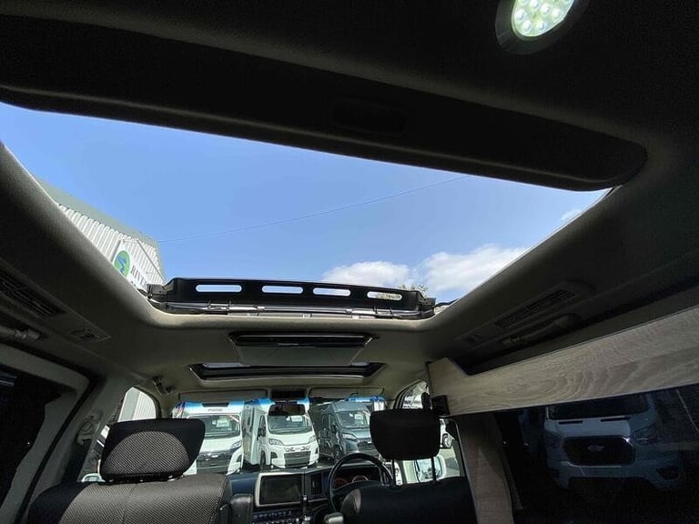 Nissan  0.0  MPV 