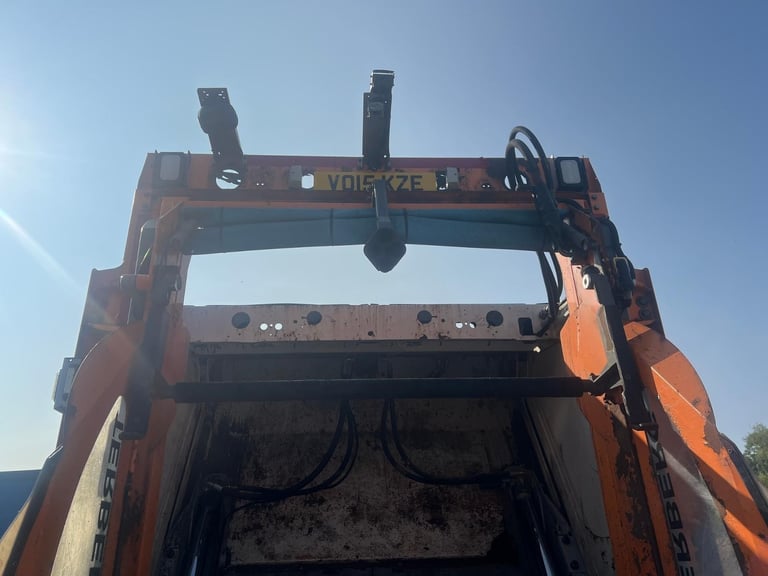 DENNIS ELITE 6 (6) 18 TONNE REFUSE TRUCK 4X2 