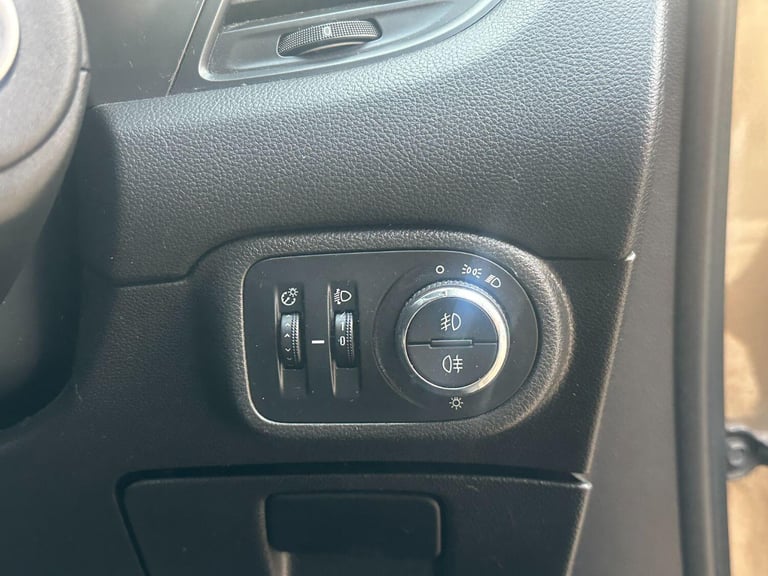 VAUXHALL ZAFIRA TOURER 2.0 CDTi SRi 2013