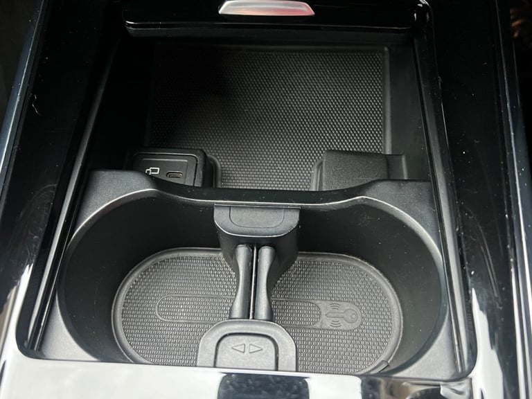 2021 21 MERCEDES-BENZ GLA 2.0 GLA200D AMG LINE SUV 5DR DIESEL 8G-DCT EURO 6 (S/S