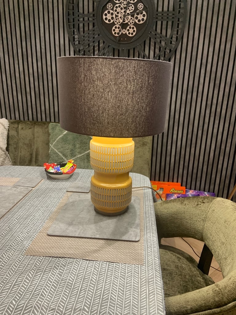 Table lamp