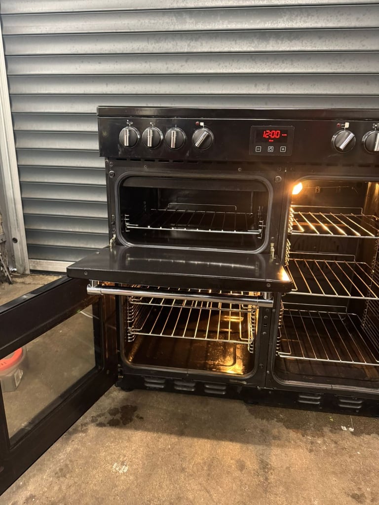 Black Belling Farmhouse 90e cm Range cooker comes with 3 months warranty, Ref:19596
