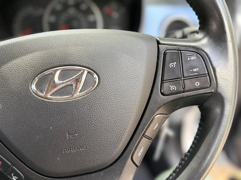 2017 Hyundai i10 1.0 PREMIUM CHEAP TAX GREAT 1ST CAR CD/MP3/USB BLUETOOTH AIR CON ALLOYS 1 Y HATC...