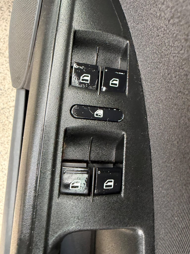 SEAT Altea XL 1.6 Reference Euro 4 5dr Petrol Manual - Image 10