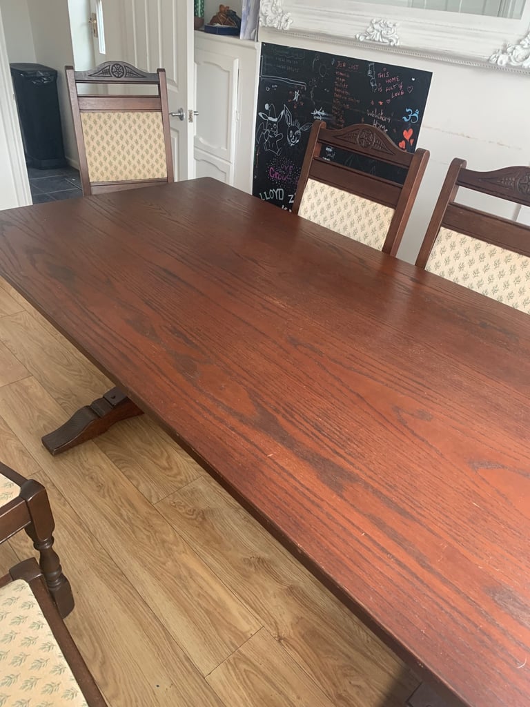 Dinning Table and 6 Chairs 