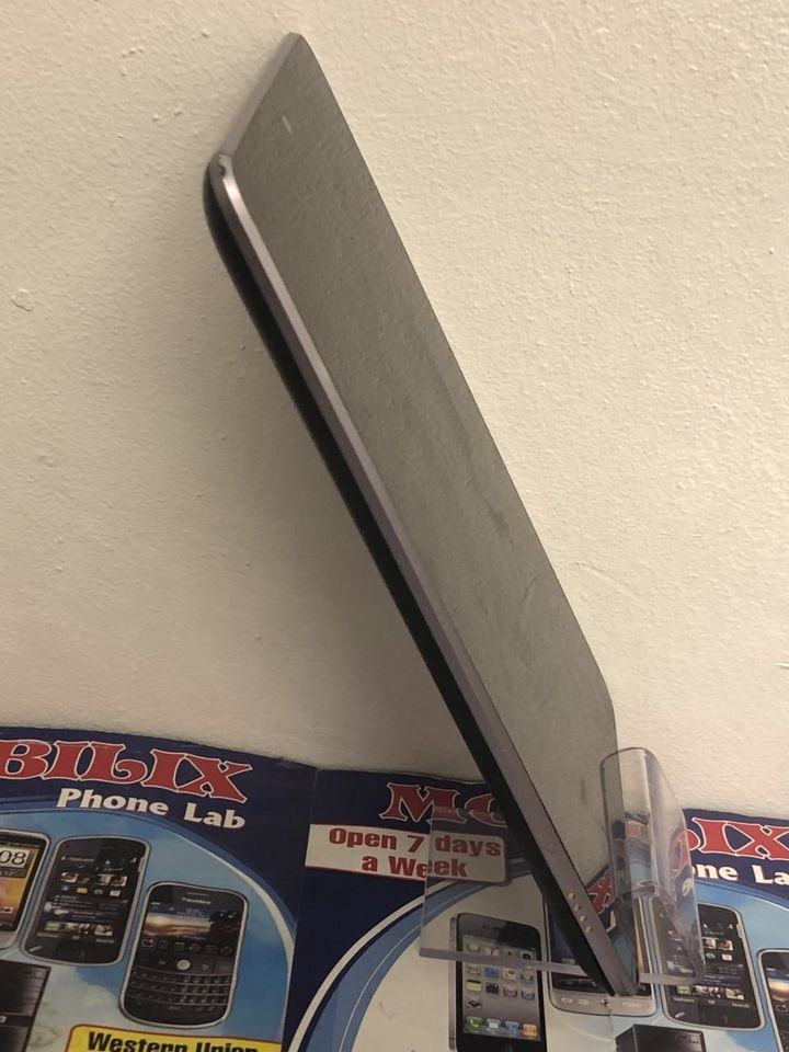 Asus Nexus Tablet for Spare Parts and for Repairs with Working LCD SCREEN