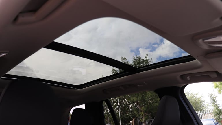 2025 Volvo XC90 B5 (P) AWD Plus Dark (Harman Kardon Sound, 360 Camera, Apple CarPlay, BLIS) ESTAT...