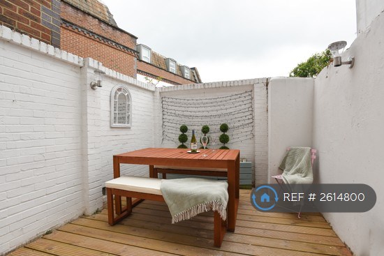 2 bedroom house in Castle Road, Southsea, PO5 (2 bed) (#2614800)