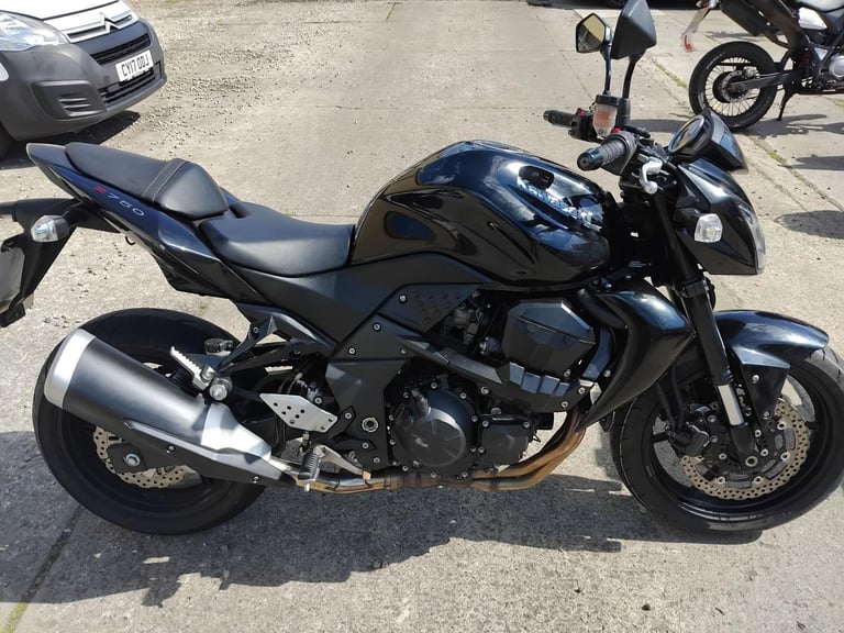 2011 11 KAWASAKI ZR 750 LAF ZR750 Z750 BLACK NAKED Z750R 2k MILES YES 2k 