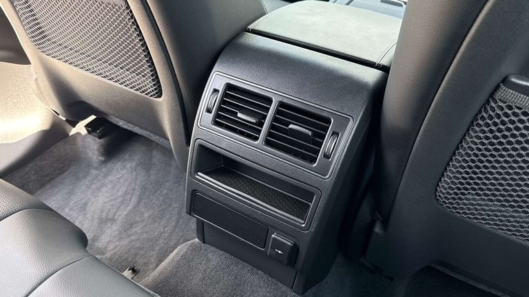  Jaguar F-Pace 2.0 P400e R-Dynamic SE 5dr Auto AWD Estate Plug-In Hy Automatic