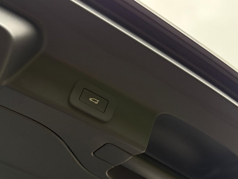 2024 Jaguar F-Pace 2.0 D200 MHEV R-Dynamic SE Black SUV 5dr Diesel Auto AWD Euro 6 (s/s) (204  ES...