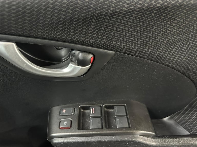 2013 Honda Jazz 1.4 i-VTEC ES Hatchback 5dr Petrol CVT Euro 5 (99 ps) HATCHBACK Petrol Automatic