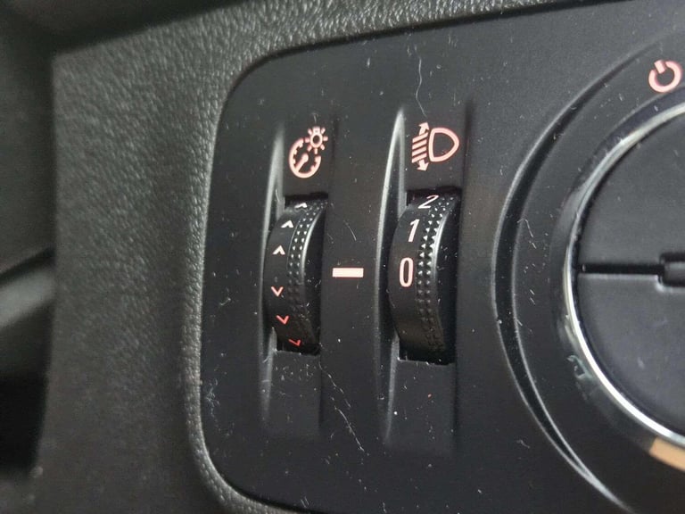 2015 Vauxhall Corsa 1.4i ecoFLEX SRi Euro 6 5dr HATCHBACK Petrol Manual