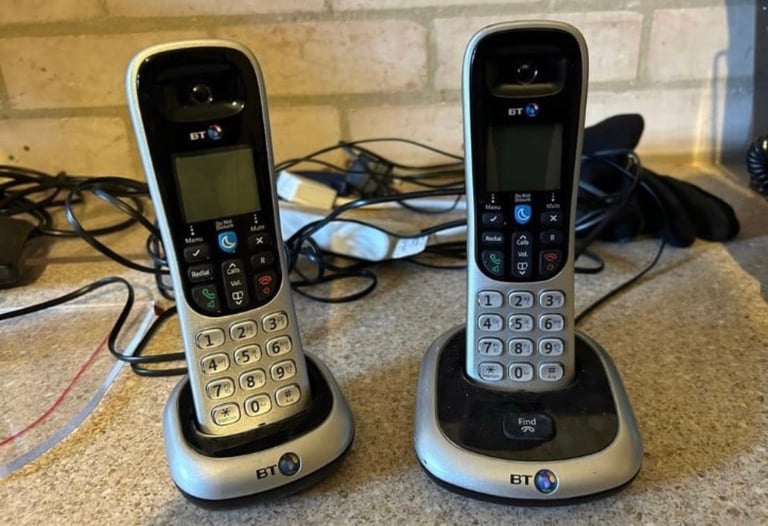 BT cordless phones twin set 
