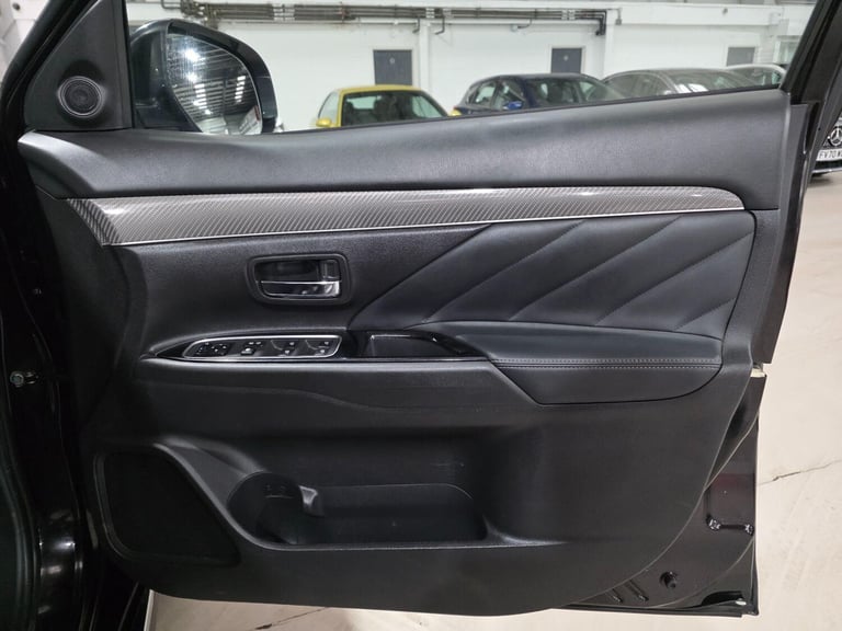 2019 Mitsubishi Outlander 2.4h TwinMotor 13.8kWh 4h CVT 4WD Euro 6 (s/s) 5dr ESTATE Petrol/Electr...