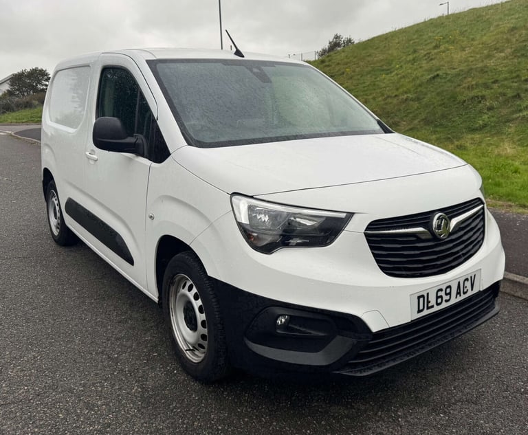 2019 Vauxhall Combo 1.5 Combo 2000 Edition S/S Auto Panel Van Diesel Automatic