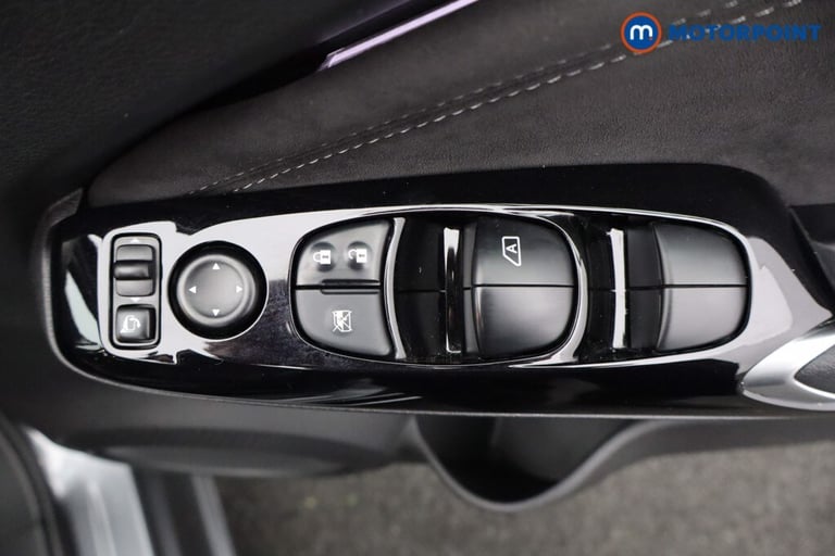 2023 Nissan Juke 1.6 Hybrid Tekna-Plus 5dr Auto SUV Hybrid Automatic