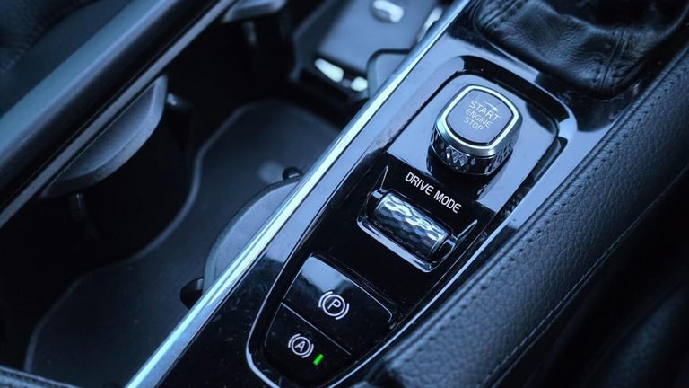 VOLVO S90 2.0 D4 Momentum Auto Euro 6 (s/s) 4dr 2018