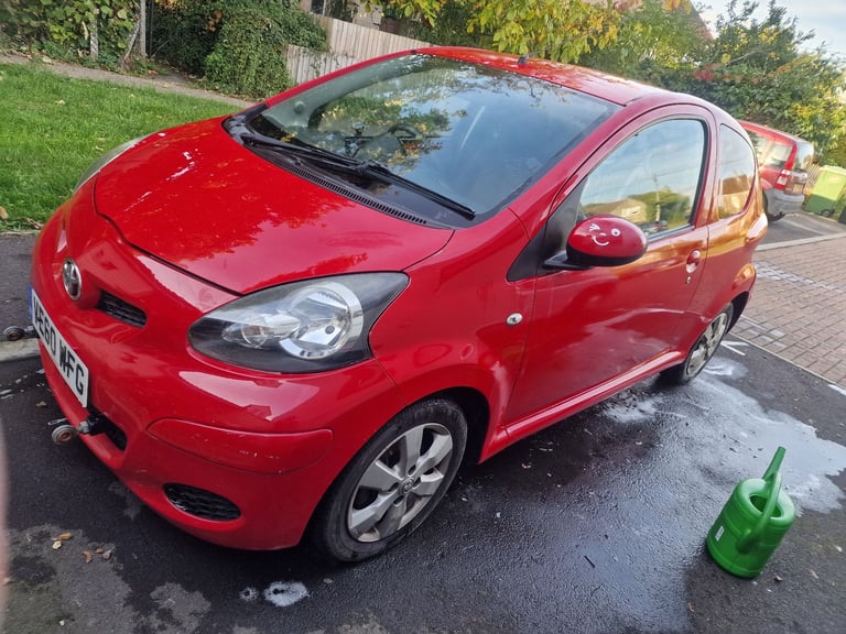 Toyota, AYGO, Hatchback, 2011, Manual, 998 (cc), 3 doors