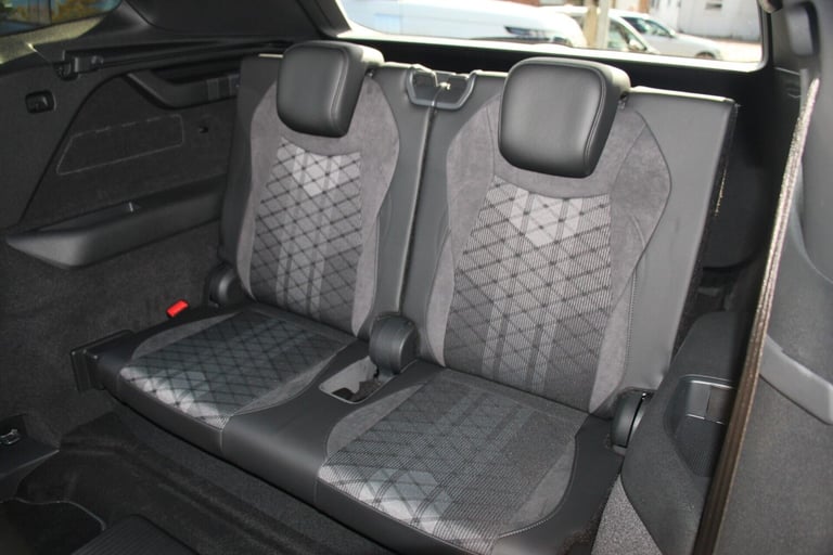 2025 Volkswagen Touran R-LINE ETSI DSG Estate Petrol Automatic