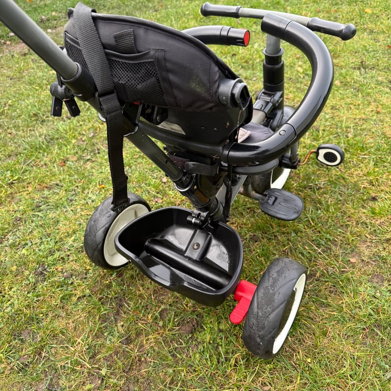 Child’s push trike 
