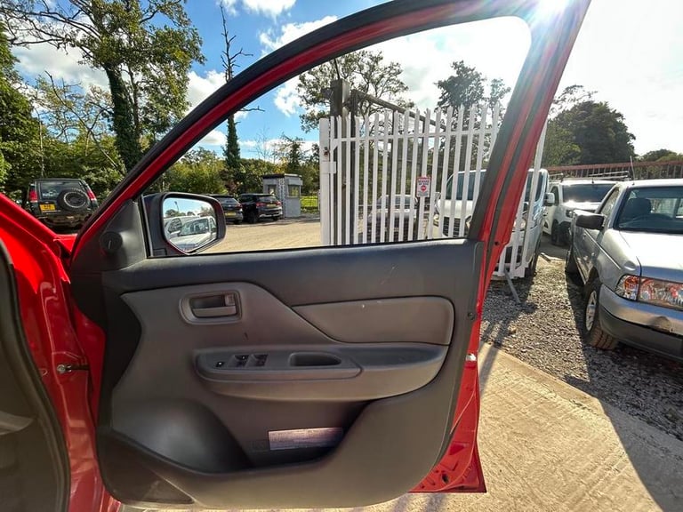 2019 Mitsubishi L200 L200 4Life DI-D 4x4 DIESEL Manual