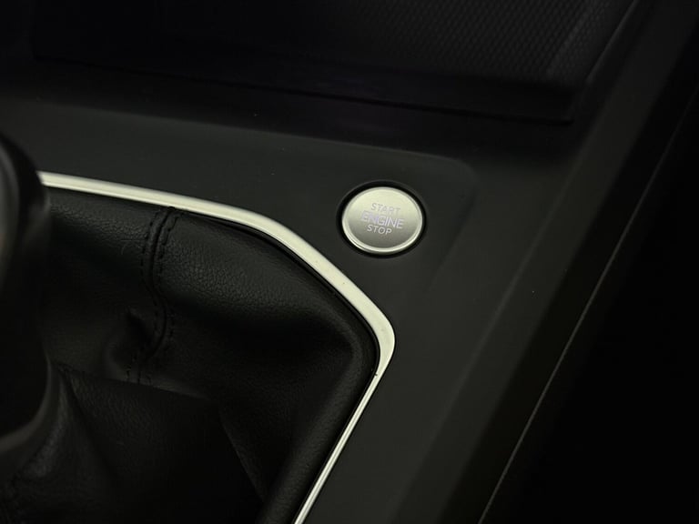 2020 Volkswagen Golf 1.5 TSI Life 5dr HATCHBACK PETROL Manual