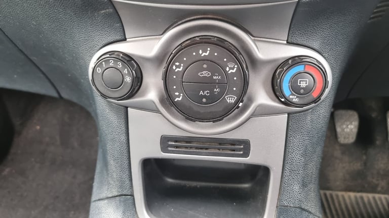 Cheap Ford Fiesta 1.2 Full Service History Low Insurance Petrol Corsa Clio KA A3 Focus 107 C1