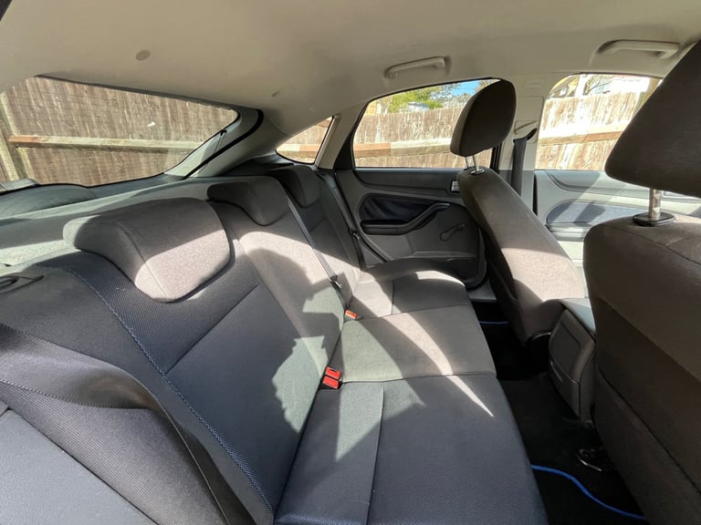 Ford Focus - 1.6 automatic 
