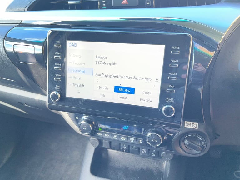 TOYOTA HILUX 2.4 D-4D 150PS INVINCIBLE MANUAL 4WD 4X4 PICKUP 71 REG 65,300 MILES