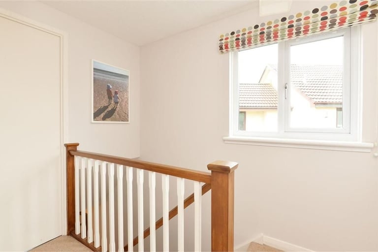 3 Bedroom Semi-detached House in Gyle, near Edinburgh Airport